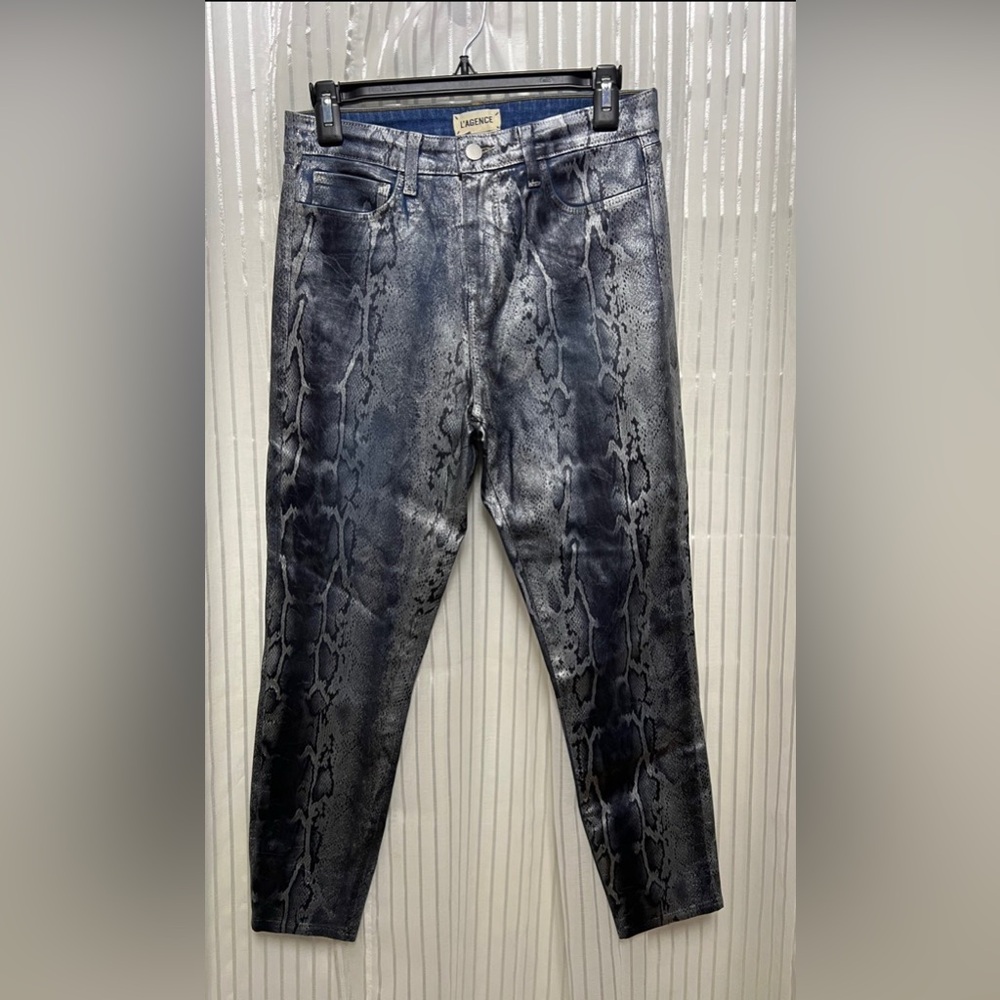 “L’Agence” SZ: (28) Color-Coated Blue Jeans Discoloration Throughout New